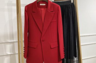 [🆕🇻🇳] Chemise by Zizichan – Vest, Blazer thiết kế được may thủ công 👕 Top1Fashion 👗  Hiện tại shop vẫn giao hàng nội thành hết ngày 27 âm lịch tức 26/1 dương , khách tỉnh bên e nhận ship ra bến xe hoặc gửi theo xe khách theo chỉ định của kh , shares-0✔️ , likes-13❤️️ , date-2025-01-22 22:22:35🇻🇳🇻🇳🇻🇳📰🆕