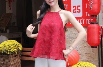 [🆕🇻🇳] Ceci Cela – Born to give you a dose of Feminine 👕 Top1Fashion 👗  Rực rỡ đón Tết cùng 𝓣𝓲𝓻𝓪 𝓣𝓸𝓹
Chiếc áo yếm với sắc đỏ may mắn, họa tiết hoa thêu tinh xảo. Đừng bỏ lỡ món đồ vừa truyền thống vừa hiện đại này để khởi đầu n , shares-1✔️ , likes-7❤️️ , date-2025-01-24 03:52:55🇻🇳🇻🇳🇻🇳📰🆕