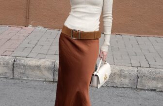 [???] SY STORE – Cửa hàng quần áo ? Top1Fashion ?  Giữa nhịp sống hối hả, bộ trang phục này mang đến một câu chuyện đầy sức hút về sự thanh lịch và hiện đại.
Chiếc áo tối giản với gam màu tôn da kết hợp cùn , shares-2✔️ , likes-7❤️️ , date-2025-01-25 18:17:26????????