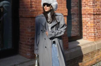 [???] Reina – Thiết kế & Thời trang  ? Top1Fashion ?  𝐁𝐥𝐚𝐢𝐧𝐞 𝐁𝐞𝐥𝐭𝐞𝐝 𝐃𝐨𝐮𝐛𝐥𝐞-𝐁𝐫𝐞𝐚𝐬𝐭𝐞𝐝 𝐖𝐨𝐨𝐥-𝐁𝐥𝐞𝐧𝐝 𝐓𝐫𝐞𝐧𝐜𝐡 𝐂𝐨𝐚𝐭Chiếc coat sở hữu những chi tiết truyền thống như bản ve cổ oversized, belt, tấm che gió, chi tiết t , shares-0✔️ , likes-4❤️️ , date-2025-01-24 16:47:32????????