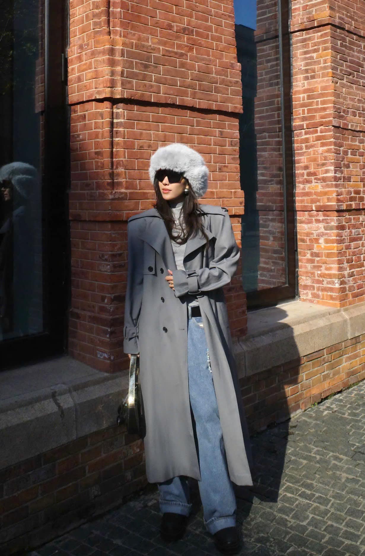 [???] Reina – Thiết kế & Thời trang  ? Top1Fashion ?  𝐁𝐥𝐚𝐢𝐧𝐞 𝐁𝐞𝐥𝐭𝐞𝐝 𝐃𝐨𝐮𝐛𝐥𝐞-𝐁𝐫𝐞𝐚𝐬𝐭𝐞𝐝 𝐖𝐨𝐨𝐥-𝐁𝐥𝐞𝐧𝐝 𝐓𝐫𝐞𝐧𝐜𝐡 𝐂𝐨𝐚𝐭Chiếc coat sở hữu những chi tiết truyền thống như bản ve cổ oversized, belt, tấm che gió, chi tiết t , shares-0✔️ , likes-4❤️️ , date-2025-01-24 16:47:32????????