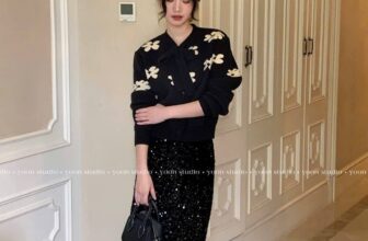 [🆕🇻🇳] Yoon Studio – Cửa hàng quần áo 👕 Top1Fashion 👗  Mẫu chân váy blink sang trọng giúp nàng tỏa sáng trong mọi set đồSở hữu form dáng váy A nữ tính và thanh lịch nhưng thiết kế được highlight đầy nổi bật  , shares-0✔️ , likes-1❤️️ , date-2025-01-26 22:20:55🇻🇳🇻🇳🇻🇳📰🆕