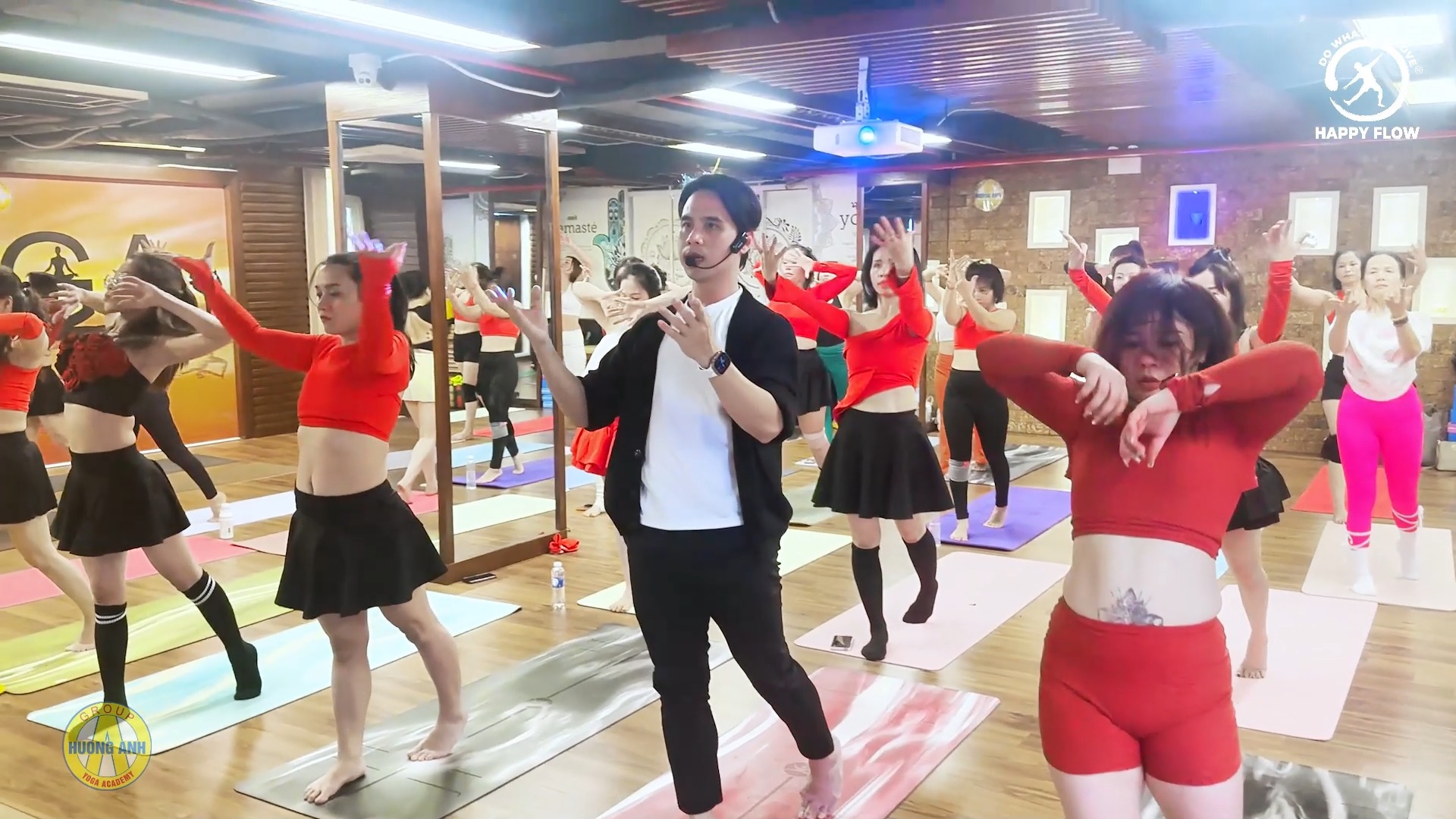 [🆕🇻🇳] Happy Yoga – Trường đào tạo chánh thống giáo viên giảng dạy Happy Flow 🧘 Top1Yoga 🤸🏻‍♀️ Mộng chiều xuân, cuối năm sang
Người về gom nắng, vẹn tràn yêu thương.
#happyflow #dowhatyoullove
 , shares-0✔️ , likes-28❤️️ , date-2025-01-27 23:08:57🇻🇳🇻🇳🇻🇳📰🆕