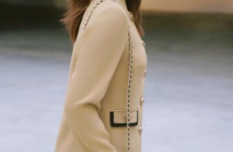 [🆕🇻🇳] H’allure – “If you’re an open book, there’s no allure.” – Alexander McQueen 👕 Top1Fashion 👗  𝐄𝐕𝐄𝐑𝐘 𝐌𝐎𝐌𝐄𝐍𝐓 𝐂𝐎𝐔𝐍𝐓𝐒Refined pieces for unforgettable occasions.Inbox để được tư vấn và đặt : m.me/HallureDesign
Hotline CSKH: 0896867799
Email: csk , shares-0✔️ , likes-17❤️️ , date-2025-01-25 18:00:14🇻🇳🇻🇳🇻🇳📰🆕