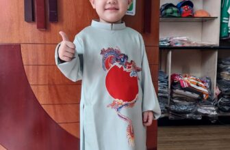 [???]  Ruby Kid – Thời Trang Trẻ Em Cao Cấp  ?‍?❤️️?⭐️ Nay ẻm hốt hụi chót được cái áo dài đúng màu ẻm thích .
#aodaichobe
#quanaotreem
#quanaotreemcapcap
#thoitranhtreem
#xuhuong
, shares-0✔️ , likes-6❤️️ , date-2025-01-26 18:35:36????????