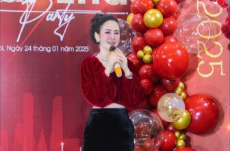 [🆕🇻🇳] Kim Oanh Vũ STORE 👕 Top1Fashion 👗  Tiệc tất niên của team Kim Oanh Vũ nhưng hôm nay mới có thời gian đăng ạ
– Rực rỡ ngày đầu năm vs những nụ cười k thể vui hơn.
Cảm ơn mọi ng vì đã và đan , shares-0✔️ , likes-259❤️️ , date-2025-01-30 04:35:32🇻🇳🇻🇳🇻🇳📰🆕