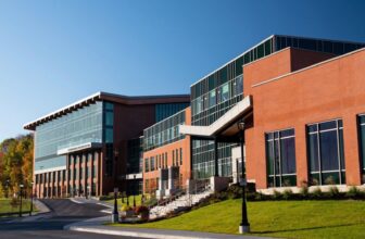 Tuyển sinh UNB Global Pathways năm học 2024 – 2025  [👨‍🎓🇻🇳] kfo.edu.vn