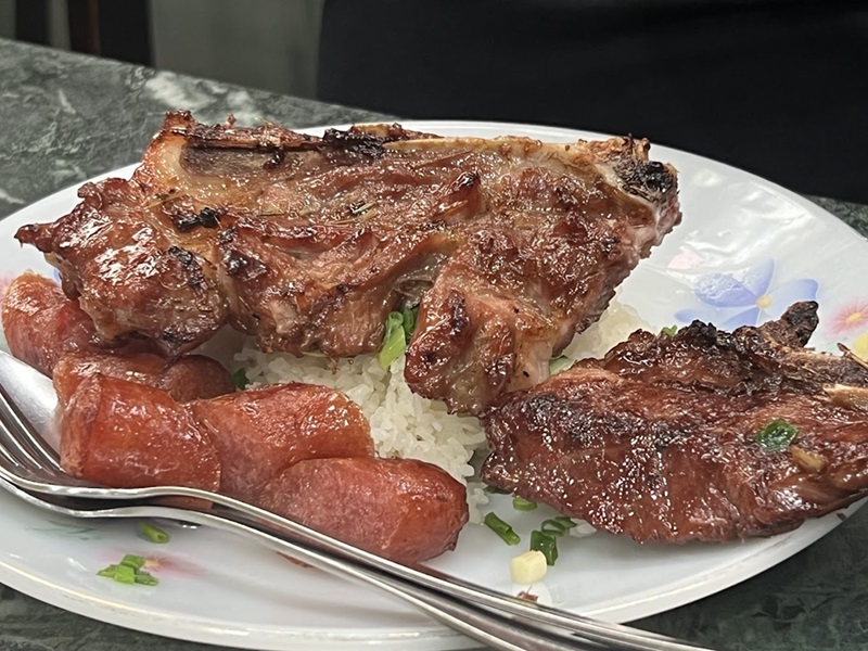 Quán ăn sáng ở Sài Gòn. Quán ăn sáng ngon rẻ ở Sài Gòn