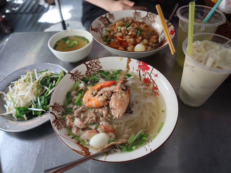 Quán ăn sáng ở Sài Gòn. Quán ăn sáng giá rẻ ở Sài Gòn