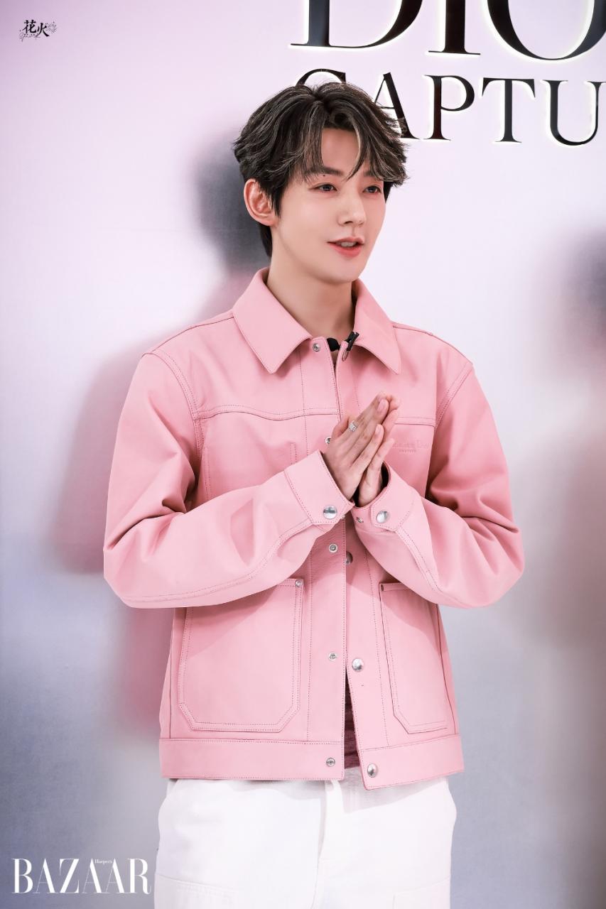 Đặng Vi biến sự kiện Dior ở Thành Đô thành fan meeting [🆕🇻🇳] bazaarvietnam.vn