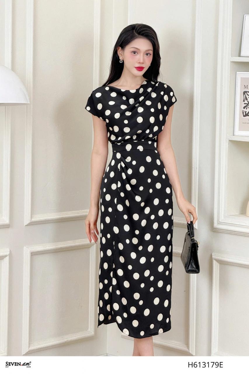[🛒🇻🇳]Đầm ôm lụa cổ đổ họa tiết chấm bi đen trắng thời trang nữ Seven.AM H613179E – Seven.AM , SKU – – sevenam.vn 🇻🇳🛒Top1Shop🛒 🇻🇳Top1Vietnam🇻🇳 🛍🛒🇻🇳