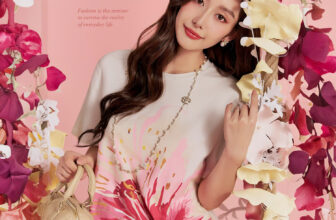 [🆕🇻🇳] ELISE – Định hướng phong cách thời trang👕 Top1Fashion 👗  𝗔𝗠𝗢𝗨𝗥𝗔 𝗜𝗡 𝗕𝗟𝗢𝗢𝗠 | 𝗖𝗢𝗟𝗢𝗥 𝗢𝗙 𝗧𝗛𝗘 𝗗𝗔𝗬Rực rỡ, tràn đầy sức sống cùng phiên bản năng động kết hợp giữa áo thun họa tiết cùng chân váy xếp ly đầy nữ tính. Họa  , shares-2✔️ , likes-73❤️️ , date-2025-01-30 15:00:04🇻🇳🇻🇳🇻🇳📰🆕