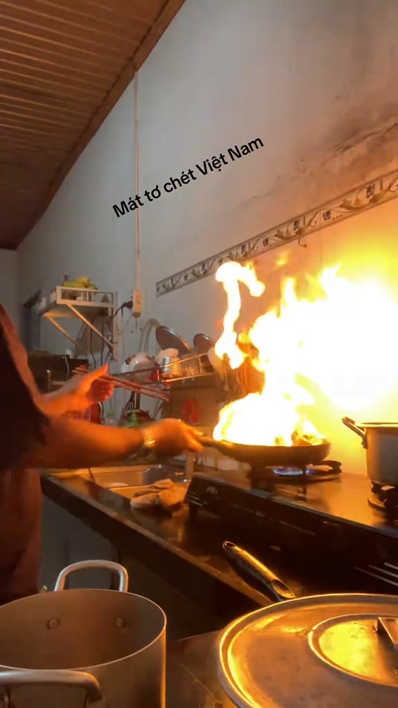 [🆕🇻🇳] BLOOM CAKE • 𝐓𝐡𝐞̂́ 𝐠𝐢𝐨̛́𝐢 𝐜𝐮̉𝐚 𝐧𝐡𝐮̛̃𝐧𝐠 𝐜𝐡𝐢𝐞̂́𝐜 𝐛𝐚́𝐧𝐡 𝐱𝐢𝐧𝐡 🍔 Top1Food  🍜 “PHÚC LỘC THỊNH VƯỢNG – TÀI LỘC NGẬP TRÀN!”
Tết Nguyên Đán đang gõ cửa từng nhà, mang theo những hy vọng về một năm mới hưng thịnh, phú quý, tài lộc dồi  , shares-1✔️ , likes-48❤️️ , date-2025-01-31 04:56:23🇻🇳🇻🇳🇻🇳📰🆕