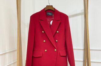 [🆕🇻🇳] Chemise by Zizichan – Vest, Blazer thiết kế được may thủ công 👕 Top1Fashion 👗  Sắc đỏ mang lại vượng khí, tài lộc và
Gam màu này được xem là màu đem đến sự bình an, niềm vui đến với tất cả mọi
Không chỉ vậy, màu đỏ còn tượng trưng , shares-9✔️ , likes-193❤️️ , date-2025-01-26 01:04:54🇻🇳🇻🇳🇻🇳📰🆕