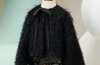 [🆕🇻🇳] HEHEHIHI – Cửa hàng nhỏ bán quần áo 🧑‍🧒❤️️👶⭐️  𝐗𝐀̉ 𝐊𝐇𝐎 𝐒𝐀𝐋𝐄 𝐋𝐎̛́𝐍 – 𝐒𝐄𝐓 𝐂𝐀𝐑𝐎𝐋 Đ𝐄𝐍 𝐂𝐇𝐈̉ 𝟔𝟗𝟎𝐊!
Set Carol đen – Áo lông 3D mềm mại và chân váy Sequin lấp lánh, mang đến vẻ sang trọng, ấm áp, giúp bé yêu , shares-0✔️ , likes-7❤️️ , date-2025-01-27 19:07:03🇻🇳🇻🇳🇻🇳📰🆕