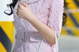 [🆕🇻🇳] H’allure – “If you’re an open book, there’s no allure.” – Alexander McQueen 👕 Top1Fashion 👗  𝐄𝐌𝐁𝐑𝐀𝐂𝐈𝐍𝐆 𝐆𝐄𝐍𝐓𝐋𝐄 𝐆𝐑𝐀𝐂𝐄Soft pink tones meet delicate textures in the Amity Set. Perfectly crafted for those who treasure elegance and subtlety.￼Inbox  , shares-1✔️ , likes-24❤️️ , date-2025-01-27 17:00:01🇻🇳🇻🇳🇻🇳📰🆕