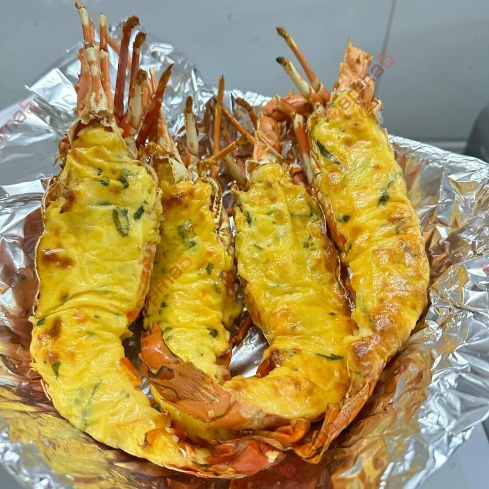 [🆕🇻🇳] Bếp Má 5 Online – Thực phẩm & Đồ uống 🍔 Top1Food  🍜 SIÊU ƯU ĐÃI Đại tiệc tôm với Bếp Má Năm 

 Tôm Hùm Baby nướng phô mai #300k / con

 Tôm Mũ Ni 5 cháy tỏi 290k / 5 con / 500gram 

 Tôm Sú / Tôm Càng nướng  , shares-1✔️ , likes-10❤️️ , date-2025-01-27 00:41:11🇻🇳🇻🇳🇻🇳📰🆕