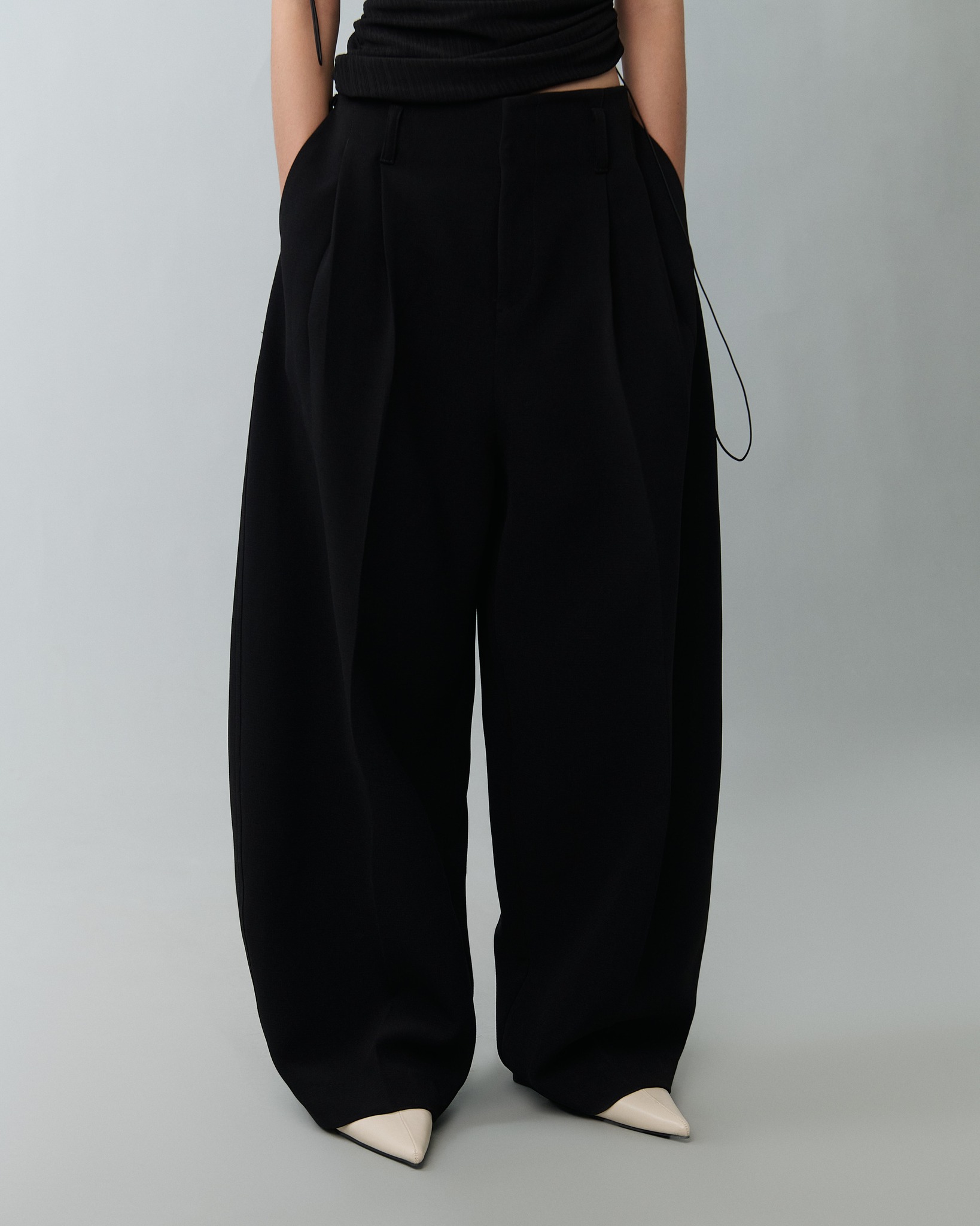 [🆕🇻🇳] Ou’ba:d – Thiết kế và Thời trang 👕 Top1Fashion 👗  Quần Cong Đen cùng Quần Cong Rêu
__
Visit us:
251 Hoàng Văn Thụ, Tân Bình | 10:00 – 17:00
25 Trúc Đường, Thảo Điền | 10:00 – 21:00
Hotline: 0388230316
, shares-2✔️ , likes-7❤️️ , date-2025-02-02 03:00:00🇻🇳🇻🇳🇻🇳📰🆕