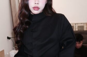 [🆕🇻🇳] SO YOUNG – THE CAT INSIDE YOU 👕 Top1Fashion 👗  𝗦𝗢𝗬𝗢𝗨𝗡𝗚 – 𝗥𝗘𝗔𝗗𝗬 𝗧𝗢 𝗕𝗥𝗘𝗔𝗞 𝗧𝗛𝗘 𝗥𝗨𝗟𝗘𝗦Not your typical Tet outfit. The Rebel Shirt is for SYGALS who don’t follow trends—they set them. Classic structure mee , shares-0✔️ , likes-5❤️️ , date-2025-02-02 03:00:27🇻🇳🇻🇳🇻🇳📰🆕