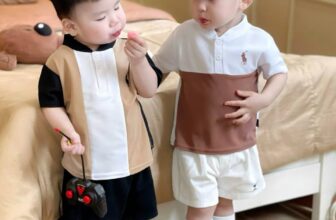 [🆕🇻🇳]  Sunny Kids – Thời trang cho bé – Sỉ/lẻ quần áo, phụ kiện trẻ em QCCC, QATE 🧑‍🧒❤️️👶⭐️ BST mới toàn mã hot quá cả nhà ơiii
Set polo thêu ngực phối màu quá là đẹp luôn. Mặc nó Hàn nó Âu mà nó Việt zì đâu  lên form auto đẹp zaiiOnly -#145___ , shares-0✔️ , likes-2❤️️ , date-2025-02-03 16:40:16🇻🇳🇻🇳🇻🇳📰🆕
