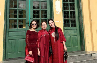 [🆕🇻🇳] L’AMME – THỜI TRANG THIẾT KẾ & PHỤ KIỆN BẦU QUỐC DÂN 👕 Top1Fashion 👗   Cả nhà áo đỏ thắm tươi,
Tết về rộn rã tiếng cười đoàn viên.Tết không chỉ là thời khắc chuyển giao năm mới, mà còn là dịp để cả gia đình sum vầy, cùng n , shares-1✔️ , likes-19❤️️ , date-2025-01-31 03:01:16🇻🇳🇻🇳🇻🇳📰🆕