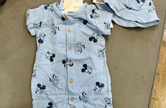 [???]  Tủ mẹ Kate – Shop quần áo trẻ em chuẩn Authentic  ?‍?❤️️?⭐️ Mở đầu năm mới là set romper chất xô vừa xinh vừa mat của Matalan nhé ạ.
Set này shop ưng lắm. Bên ngoài xinh ngất ngây đó ạ.275k/set
Size: 0/3m, 3/6m , shares-0✔️ , likes-0❤️️ , date-2025-02-04 05:26:45????????