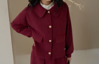 [🆕🇻🇳] MADELEN By LEN – Dành cho những cô nàng thích sự thời thượng đa phong cách 👕 Top1Fashion 👗  Để bắt đầu một năm làm việc mới thật rực rỡ, chẳng gì phù hợp hơn red corduroy set, một outfit khai xuân với sắc đỏ tươi tắn.Với chất liệu nhung tăm ấm á , shares-1✔️ , likes-7❤️️ , date-2025-02-03 19:45:50🇻🇳🇻🇳🇻🇳📰🆕