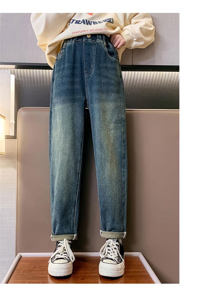 [🆕🇻🇳]  Thời trang trẻ em cao cấp- shop Yu Yu 🧑‍🧒❤️️👶⭐️ Quần jean baggi chất jean mềm mịn, lại còn dể phối đồ
Size: 150-160-170cm
Giá 320K—> sale off chỉ òn  160K
, shares-4✔️ , likes-2❤️️ , date-2025-02-06 21:38:54🇻🇳🇻🇳🇻🇳📰🆕