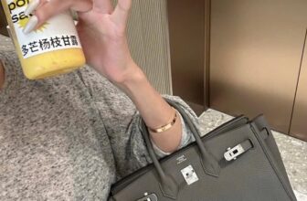 [🆕🇻🇳] Bảo Yến Store – CHUYÊN TÚI XÁCH XUẤT DƯ, SUPER VIP, SIÊU CẤP🛍️🛍️🛍️ 👕 Top1Fashion 👗  Bk 25cm về  ce quẩy đii ạ
– Kèm ổ/ chìa
– Kèm tem thẻ đầy đủ
– Hàng d…a thật, ko ép bìa, ko gãy fom, bẻ phom da tự đàn hồi
, shares-0✔️ , likes-4❤️️ , date-2025-02-06 19:59:47🇻🇳🇻🇳🇻🇳📰🆕