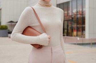 [🆕🇻🇳] SIXDO is a fashion brand founded by fashion designer DOMANHCUONG 👕 Top1Fashion 👗  𝐋𝐨𝐧𝐠 𝐒𝐥𝐞𝐞𝐯𝐞𝐬 𝐖𝐨𝐨𝐥 𝐁𝐥𝐨𝐮𝐬𝐞Những ngày thời tiết chớm lạnh, trang phục len luôn là must-have items lý tưởng được các quý cô lựa chọn bởi chất liệu giữ ấm, mề , shares-0✔️ , likes-39❤️️ , date-2025-02-09 22:49:01🇻🇳🇻🇳🇻🇳📰🆕