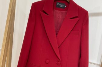 [🆕🇻🇳] Chemise by Zizichan – Vest, Blazer thiết kế được may thủ công 👕 Top1Fashion 👗  Đầu năm du xuân không thể thiếu màu đỏƯu đãi dành tặng khách hàng từ 28/1 đến 28/2 giảm giá 30% cho một năm may mắn
Hàng có sẵn SM L
CONTACT US: 091 , shares-0✔️ , likes-4❤️️ , date-2025-02-05 16:55:09🇻🇳🇻🇳🇻🇳📰🆕