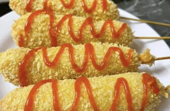 [🆕🇻🇳] Bánh Chuối Chiên Malaysia – Thành Phát 🍔 Top1Food  🍜 Ra tết là phải bán món này các bác ạ ngon quá
Hotdog Xúc xích phô mai kéo sợi bánh to ầm mà cost bánh chưa tới 5k quá rẻ cho anh chị kinh doanh.
Ai hóng , shares-1✔️ , likes-92❤️️ , date-2025-02-08 01:18:55🇻🇳🇻🇳🇻🇳📰🆕