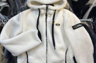 [???] NHAT HUY – Hàng hiệu xuất xịn ? Top1Fashion ?  Áo lông cừu __NATIONAL GEOGRAPHIC ____
Shop dư 2c mầu trắng size S VÀ M
các bác ib e lì xì đầu năm ạ#NHẬT_HUY_92TôHiếnThành
HÀNG SẴN  , shares-0✔️ , likes-5❤️️ , date-2025-02-09 19:30:42????????