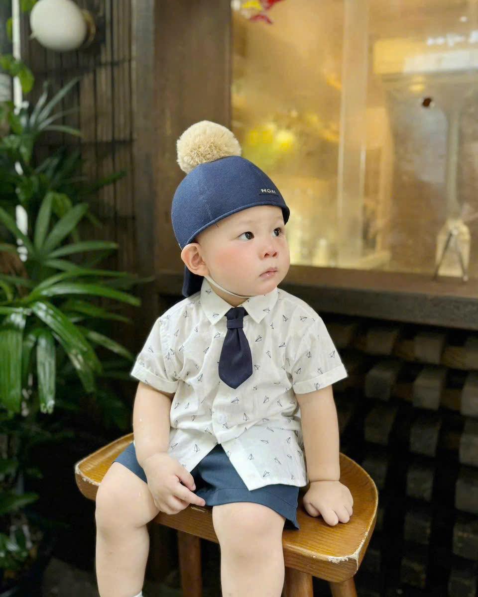 [🆕🇻🇳] Baby Closet luôn muốn được đồng hành cùng các mom chăm sóc, bảo vệ và yêu thương các con 🧑‍🧒❤️️👶⭐️  Bụ đồ đc các pác săn lùng 1 thời đây ạ, e lên bán giá cực tương tác #199k/1 set 3 CHI TIẾT ( áo + quần + cavat)Cover gì mà chấttt cưngg dã man lun í ạ,  , shares-1✔️ , likes-4❤️️ , date-2025-02-09 06:09:56🇻🇳🇻🇳🇻🇳📰🆕