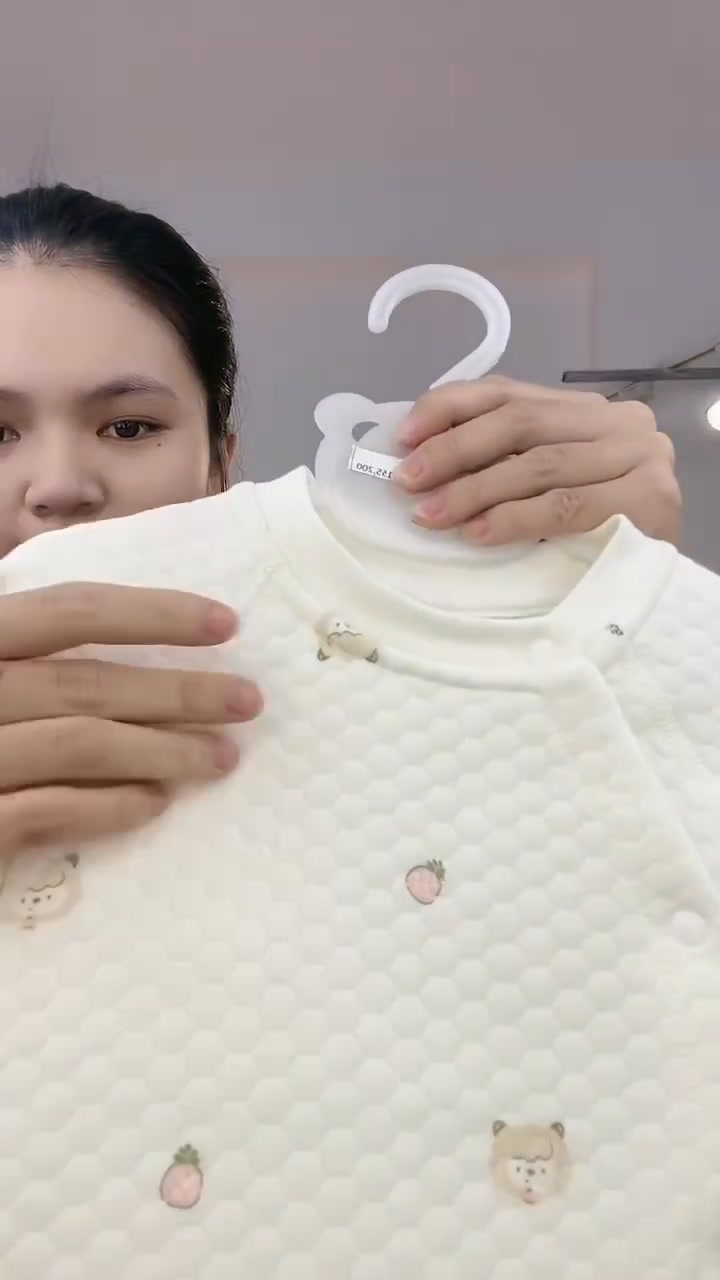 [🆕🇻🇳]  Made By Hằng – chuyên đồ len hanmade 🧑‍🧒❤️️👶⭐️ Body liền thân vạt chéo, chất cotton trần bông mềm ấm hoạ tiết bắt mắt
 , shares-0✔️ , likes-0❤️️ , date-2025-02-10 20:28:17🇻🇳🇻🇳🇻🇳📰🆕