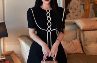 [🆕🇻🇳] Gấu Store – Chuyên Thời Trang Bigsize 👕 Top1Fashion 👗   SET ÁO CỔ TRÒN VIỀN TRẮNG + CHÂN VÁY CHỮ A
Chất liệu: tuyết mưa, chân váy có lưng chun, khoá kéo hông, có quần bảo hộ bên trong
Màu sắc: đỏ/ đenSize  , shares-0✔️ , likes-1❤️️ , date-2025-02-09 21:39:51🇻🇳🇻🇳🇻🇳📰🆕