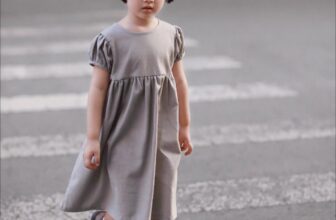 [???] Yi Closet Bán nét hồn nhiên, tặng kèm trang phục ?‍?❤️️?⭐️ Trang phục tạo phong cách nhẹ nhàng thanh lịch cho bé.
Đầm linen xám tôn da, dễ mặc, dễ sang, dễ đẹp .
Sản phẩm kế riêng cho khách yêu của Yi Closet. Có  , shares-1✔️ , likes-4❤️️ , date-2025-02-09 06:40:53????????