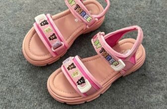 [🆕🇻🇳]  T&T Kids – Thay Ba Mẹ Mang Yêu Thương Đến Các Bé 🧑‍🧒❤️️👶⭐️ Bộ sưu tập sandal hothit bắt trend nhà em đây ạ
#BabyThree #Capybara #Labubu toàn những họa tiết mà các bé mê thôi nè
Size: 29 -39 form chuẩn ạ.
Giá đầu m , shares-0✔️ , likes-4❤️️ , date-2025-02-06 23:31:42🇻🇳🇻🇳🇻🇳📰🆕