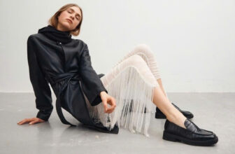 [???] Sai Gon Factory Outlet  ? Top1Fashion ?  Là đôi giày 𝐋𝐨𝐚𝐟𝐞𝐫 𝐕𝐚.𝐠𝐚.𝐛𝐨𝐧𝐝 cổ điển dành cho mọi trang phục . Kiểu dáng được chế tác từ da màu đen với hình dáng ngón chân tròn, khe cắm đồng xu và các c , shares-0✔️ , likes-2❤️️ , date-2025-02-11 16:00:03????????