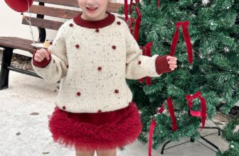 [🆕🇻🇳] NHI CHAN  (Kid Clothings) – Chuyên quần áo bé gái Quảng Châu cao cấp 🧑‍🧒❤️️👶⭐️ Tiếp tục xả hàng 380k/set miễn ship. Size 100(14-16kg)
Hàng quảng châu cao cấp chất đẹp dày dặn, chân váy nhung lót nỉ ấm
Giá lỗ luôn r ạ
Hàng sale k đổi t , shares-1✔️ , likes-0❤️️ , date-2025-02-11 18:16:30🇻🇳🇻🇳🇻🇳📰🆕