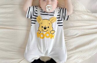 [🆕🇻🇳] May’s House – Cửa hàng quần áo sơ sinh & trẻ em 🧑‍🧒❤️️👶⭐️  Body liền thân áo kẻ gấu Pooh
Chất cotton co dãn mềm mát
Đủ size 4-12kg
, shares-0✔️ , likes-4❤️️ , date-2025-02-09 21:54:08🇻🇳🇻🇳🇻🇳📰🆕