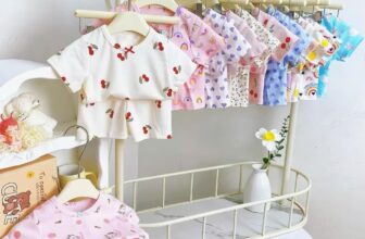 [🆕🇻🇳] Min’s – Baby & Kid shop – Bán và nhận oder các mặt hàng quần áo, phụ kiện trẻ em trên TAOBAO 🧑‍🧒❤️️👶⭐️  S5112 – Combo 3 Bộ Cotton Hàng Xuất quá quen thuộc rồi đúng không ạ!
Size 8-18kg bé trai bé gái
Giá #139k (ĐI MÀU NGẪU NHIÊN)
Trả hàng sau 5 ngày đặt
, shares-0✔️ , likes-1❤️️ , date-2025-02-10 19:38:00🇻🇳🇻🇳🇻🇳📰🆕