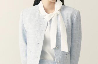 [🆕🇻🇳] The Cyan Pearl VNXK 👕 Top1Fashion 👗  Khoác dạ tweed xinh xắn của R0EM, mẫu này cổ tròn phối cùng sơ mi điệu rất hợp, dáng ngắn vừa phải nên chân váy midi hay xếp ly như mẫu đều đẹp ạ, sz S M L , shares-0✔️ , likes-9❤️️ , date-2025-02-10 17:41:22🇻🇳🇻🇳🇻🇳📰🆕