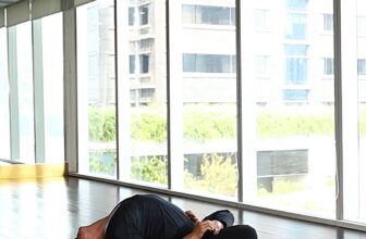 [🚴‍♂️🇻🇳] California Fitness & Yoga Centers Vietnam 🧘‍♀️ Top1Fitness 💪 – Cùng Master Singh thực hành 2 động tác Yoga siêu đơn giản giúp tăng lượng máu l …