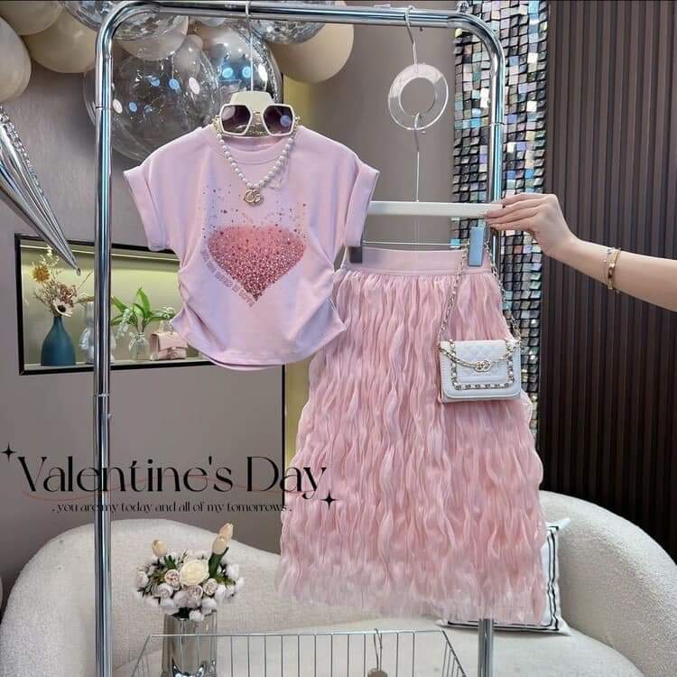 [🆕🇻🇳]  Thời Trang Trẻ Em Quảng Châu Cao Cấp – Happy Baby Store 🧑‍🧒❤️️👶⭐️ SÉT ÁO VÁY TIM #GIÁ_GỐC_385K _ #SALE_270KSize 140 ( từ 28_30kg)
, shares-0✔️ , likes-0❤️️ , date-2025-02-14 17:11:28🇻🇳🇻🇳🇻🇳📰🆕