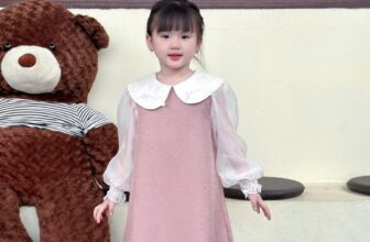 [🆕🇻🇳] P’ti Chou – Thời trang thiết kế dành cho trẻ em 😎❤️️⭐️ Chiếc váy tone hồng đỗ sang, xinh, nhẹ nhàng. Mặt vải tafta được dệt kiểu mới, mềm rủ, sợi vải bóng bắt sáng bling blingCùng ngắm feedback của bé Kitty  , shares-0✔️ , likes-4❤️️ , date-2025-02-14 16:30:50🇻🇳🇻🇳🇻🇳📰🆕