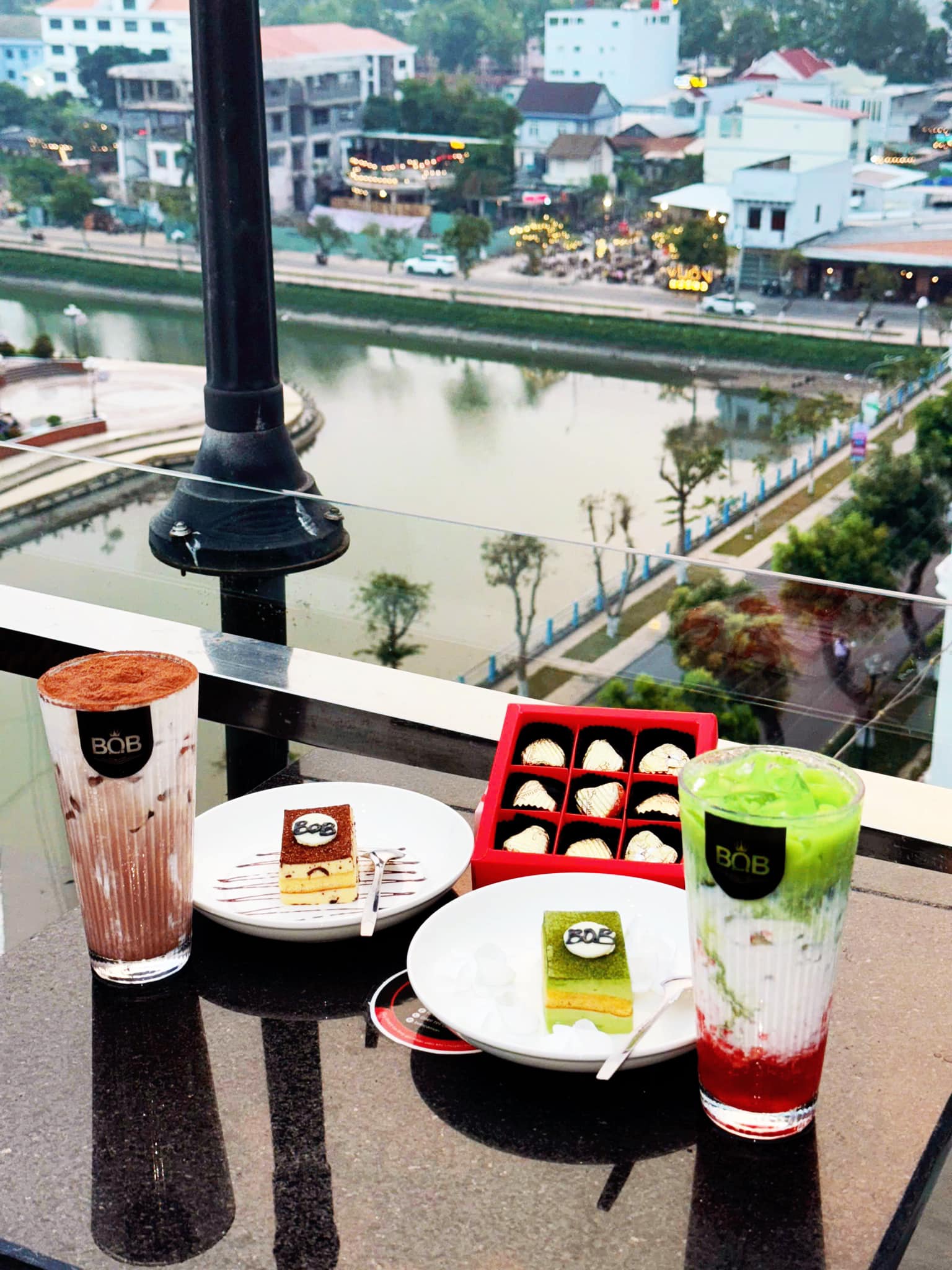 [☕️🇻🇳] B.O.B Coffee 🥤 Top1Coffee ☕️ ĐÚ𝐍𝐆 𝐍𝐆𝐔̛Ờ𝐈 𝐒Ẽ 𝐇Ạ𝐍𝐇 𝐏𝐇Ú𝐂 – ĐÚ𝐍𝐆 𝐕Ị 𝐒Ẽ 𝐌Ê 𝐋𝐘𝐕𝐀𝐋𝐄𝐍𝐓𝐈𝐍𝐄 𝐜𝐨́ đ𝐨̂𝐢, 𝐁.𝐎.𝐁 cũng có đôi thức uống mới đầy ngọt ngào: Một bên thơm dịu , shares-1✔️ , likes-19❤️️ , date-2025-02-14 01:16:14🇻🇳🇻🇳🇻🇳📰🆕