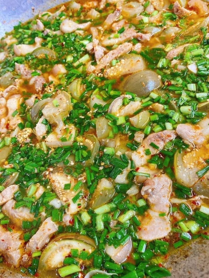 [🍜🇻🇳] CÀ MÈN – Đặc sản quê hương Quảng Trị 🍔Top1Food 🍜 – Một trong những món ăn hot nhất bếp Cà Mèn – Ba chỉ um cà đã quay trở lại, gh …