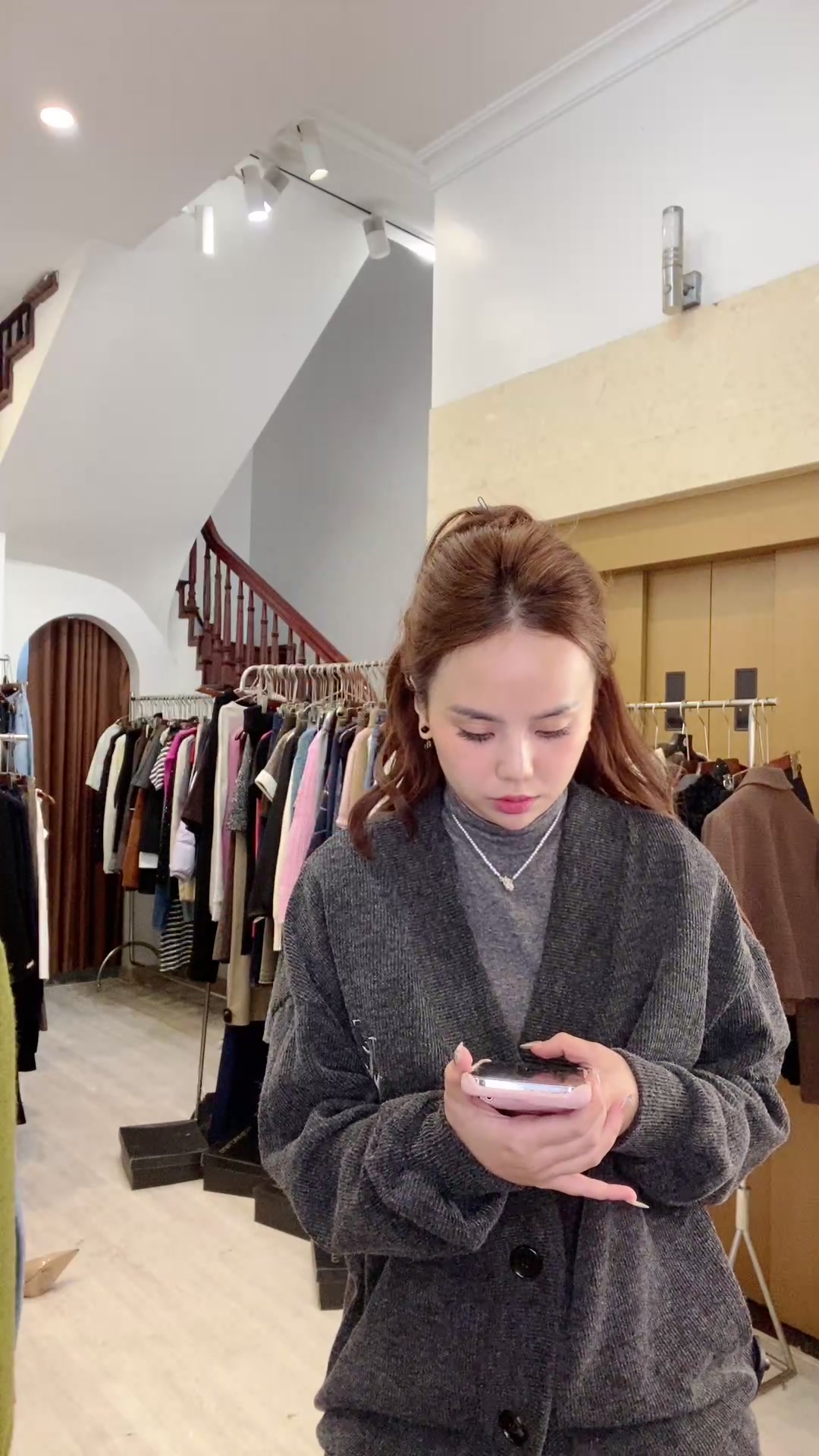 [???] Ha Le Nguyen – Authentic ? Top1Fashion ?   , shares-41✔️ , likes-12K❤️️ , date-2025-02-19 19:12:48????????