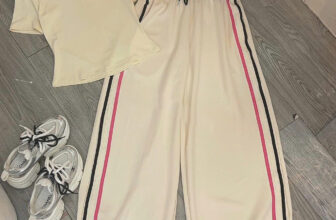 [🆕🇻🇳] Phương Linh Boutique -Chuyên cung cấp sỉ lẻ thời trang nữ thiết kế hot girl ,luôn cập nhật hàng trend 👕 Top1Fashion 👗  A888-Set áo thun mix quần suông sọc viền
Một set đồ thoải mái, đơn giản giúp các nàng tự tin xuống phố. Thiết kế áo form ôm mix cùng quần suông là tổ hợp t , shares-0✔️ , likes-0❤️️ , date-2025-02-15 15:46:21🇻🇳🇻🇳🇻🇳📰🆕